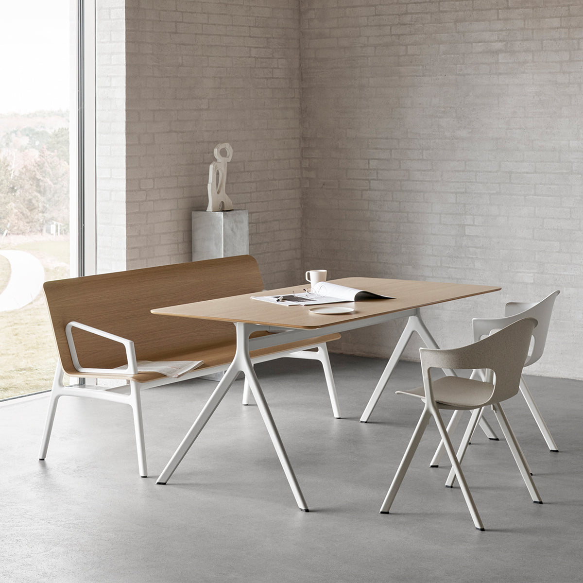Axyl Table