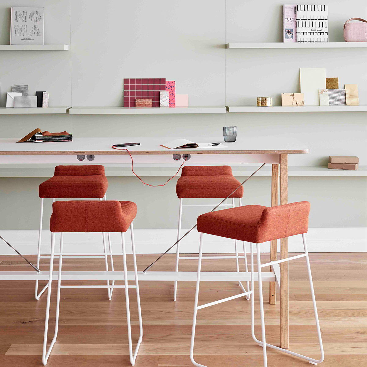 Silta High Table