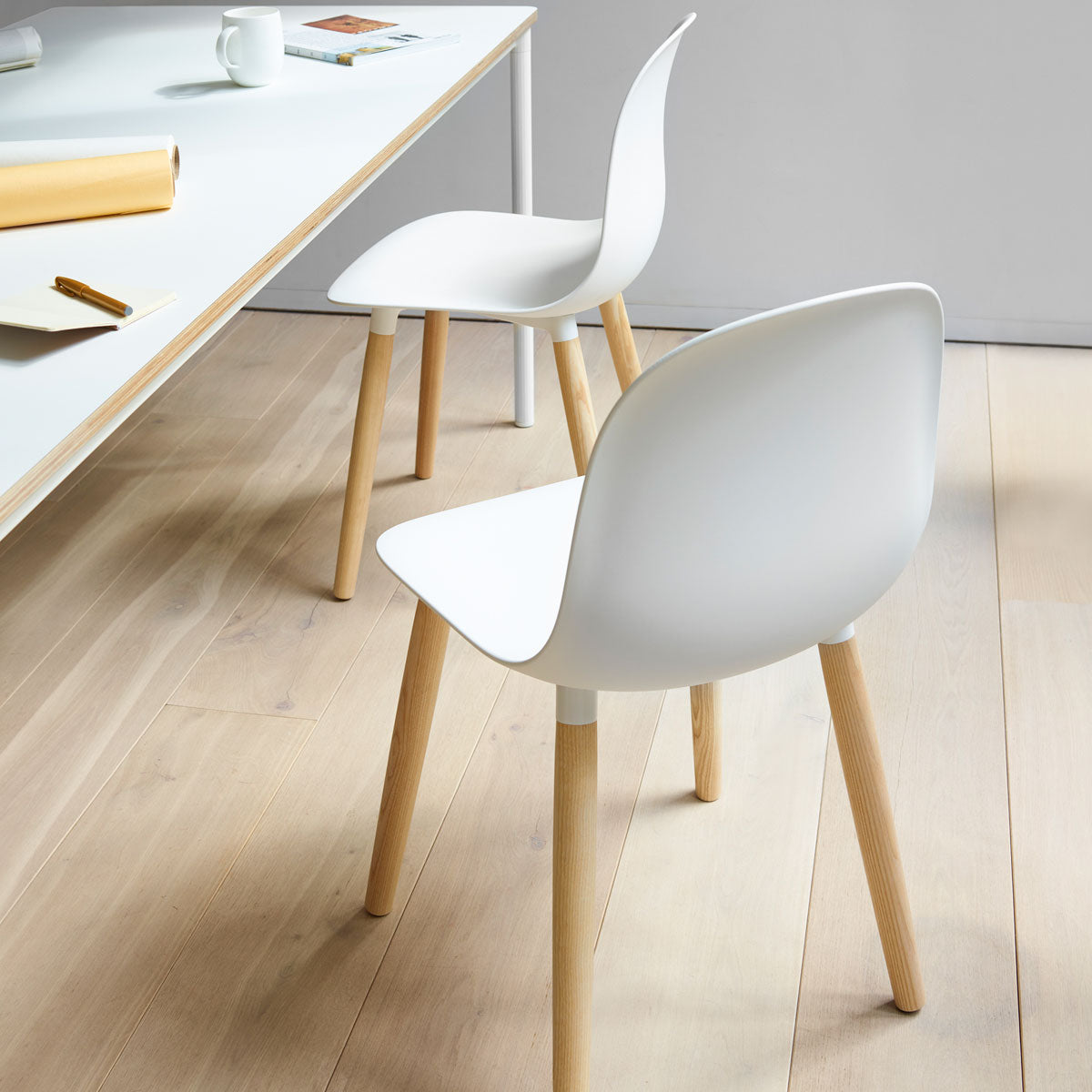 Kin Chair Wooden Legs