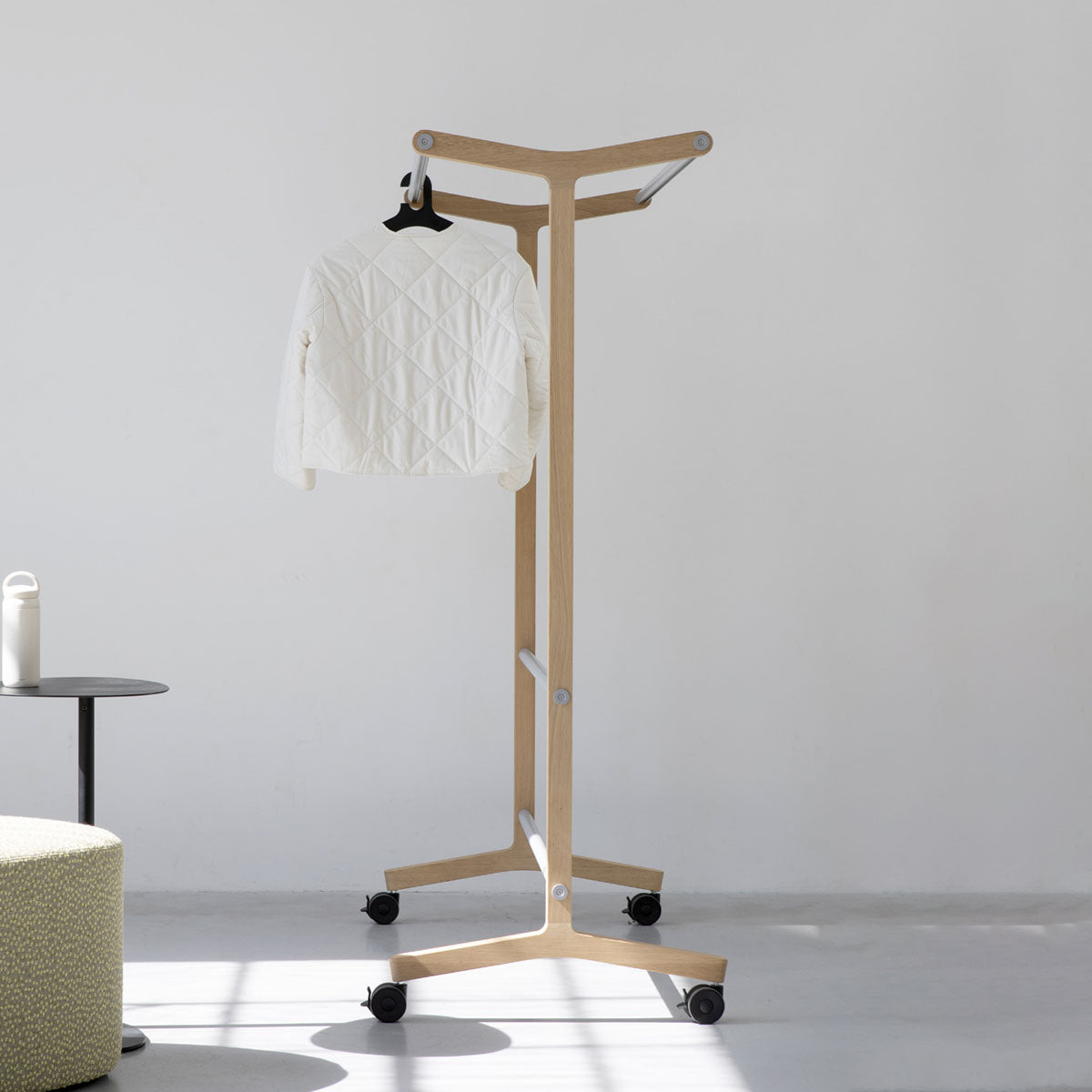 Round20 Double Coat Rack