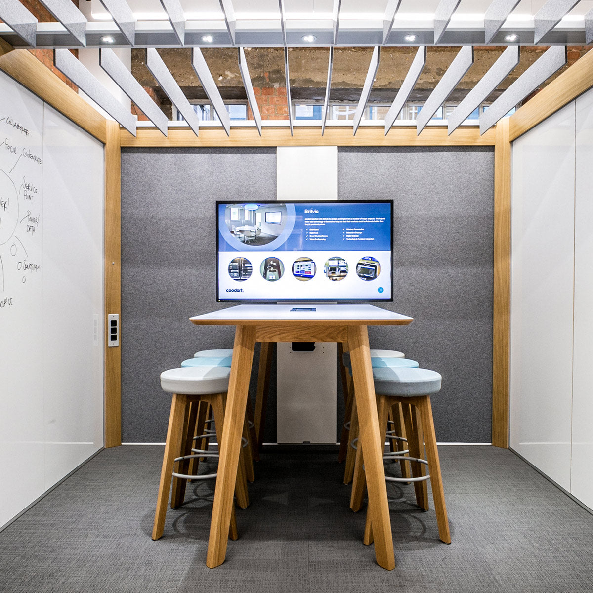 Centro Lite Table
