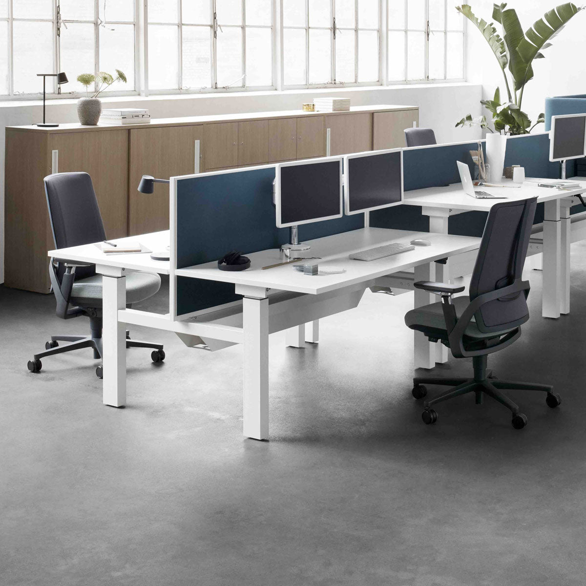 Chemistry Sit-Stand Desks
