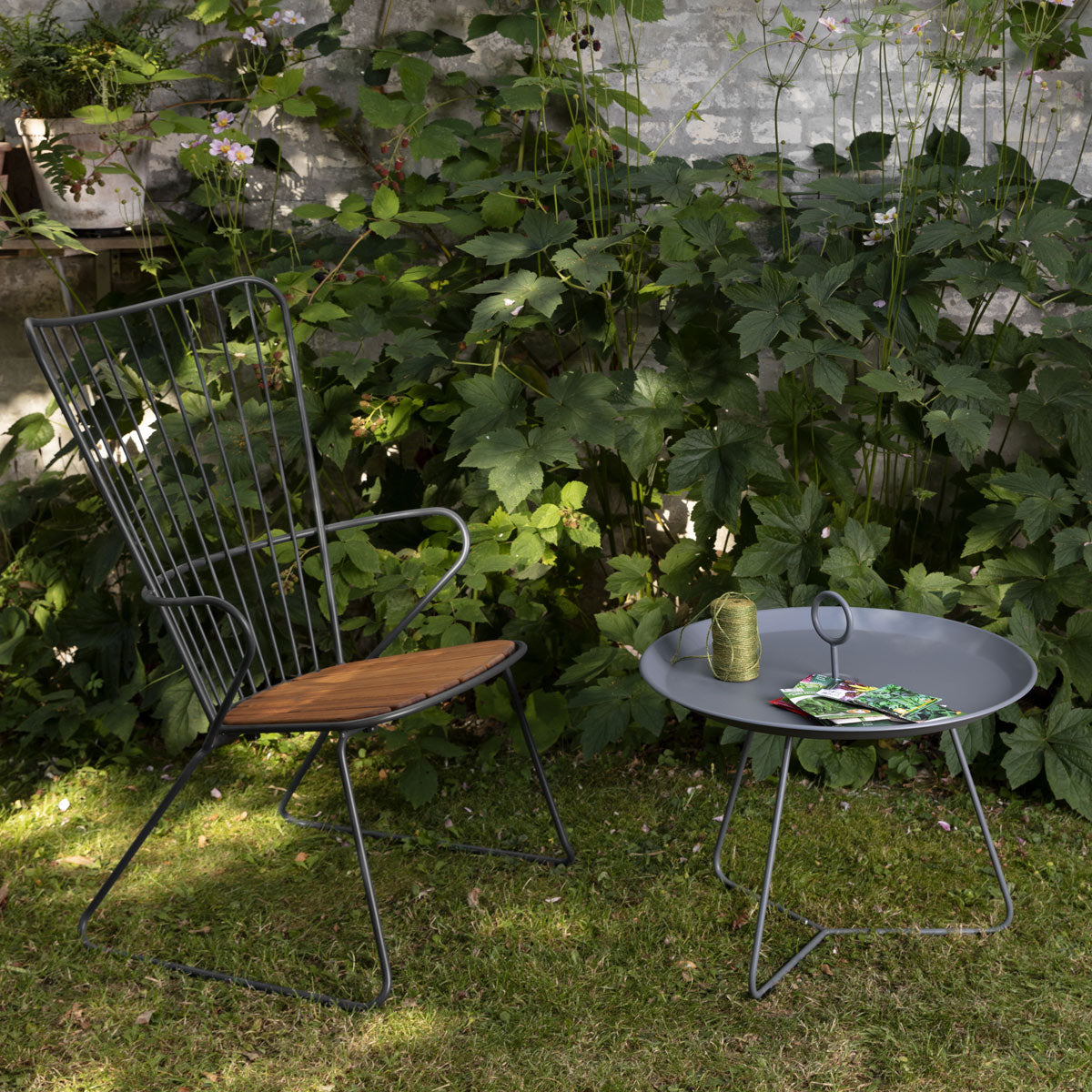 Eyelet Tray Table