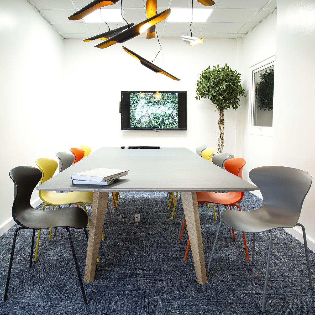 Jig Social Table