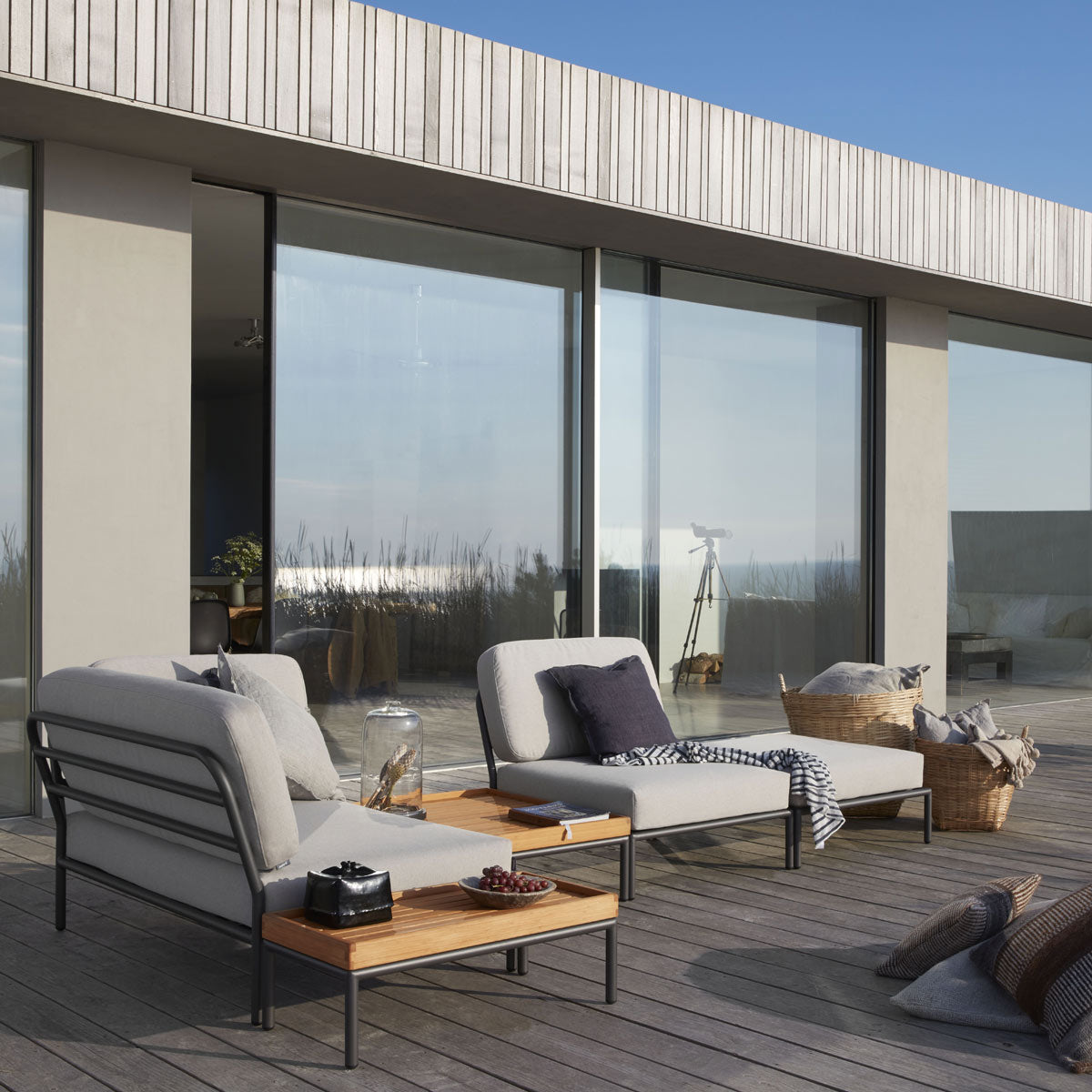 Level Outdoor Sofa