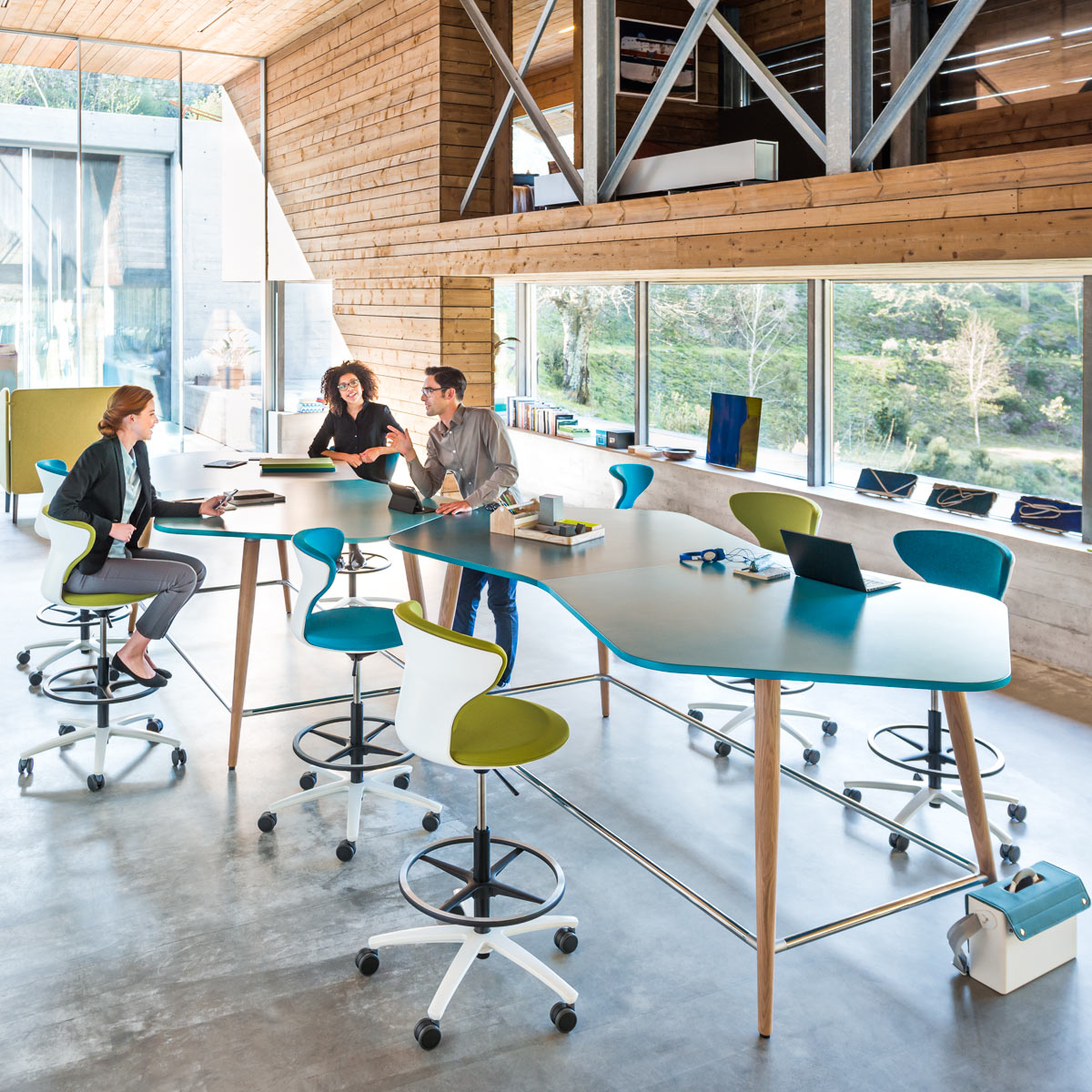 Mastermind Flow High Table