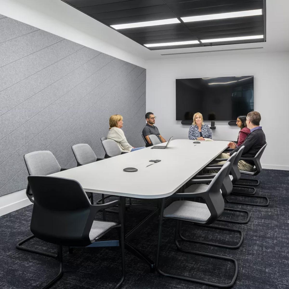 Nimbus Meeting Table