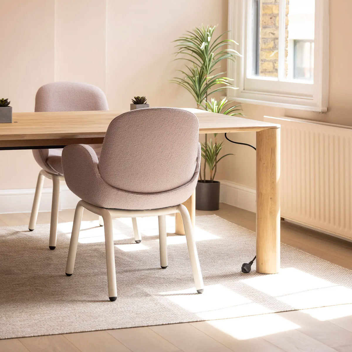 Ria Meeting Table