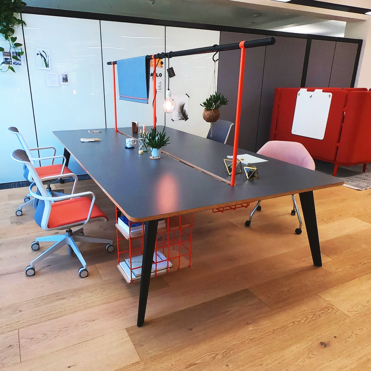 Pailo Desking System