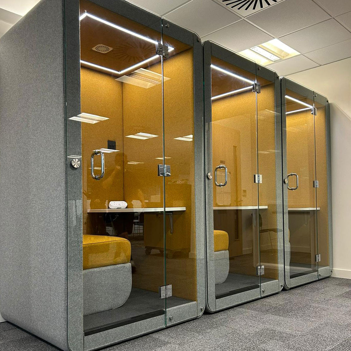 Penelope Privacy Workbooths