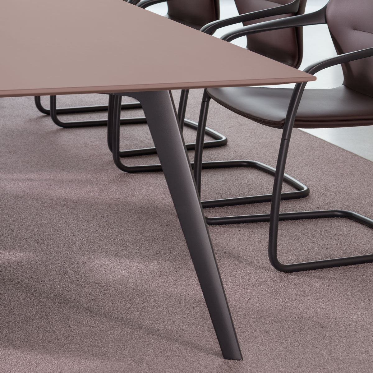 Ray Meeting Table