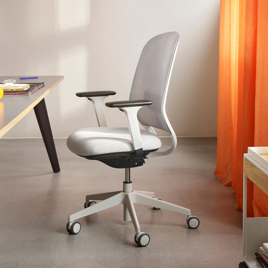 Side view of Senator Elate task chair