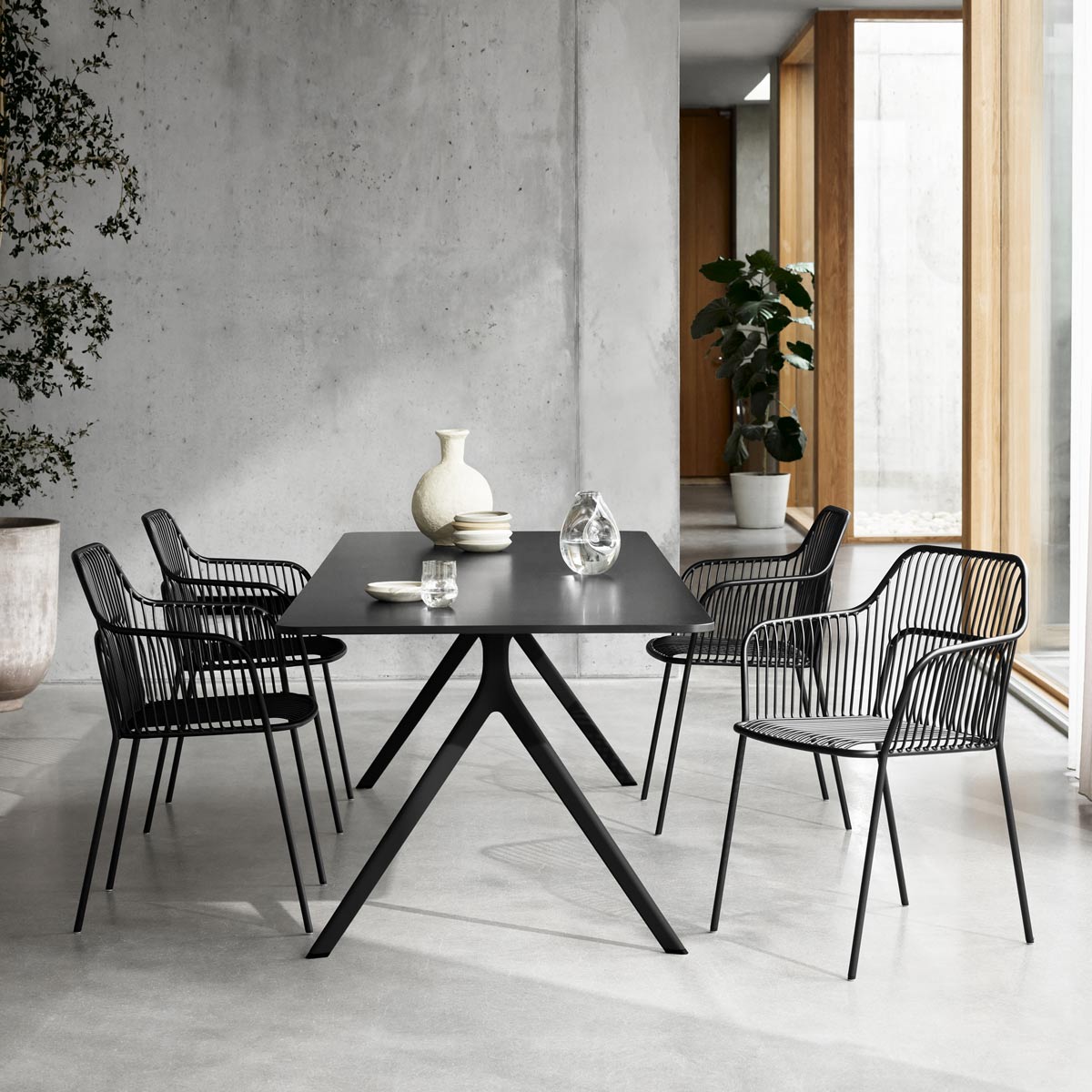 Axyl Table