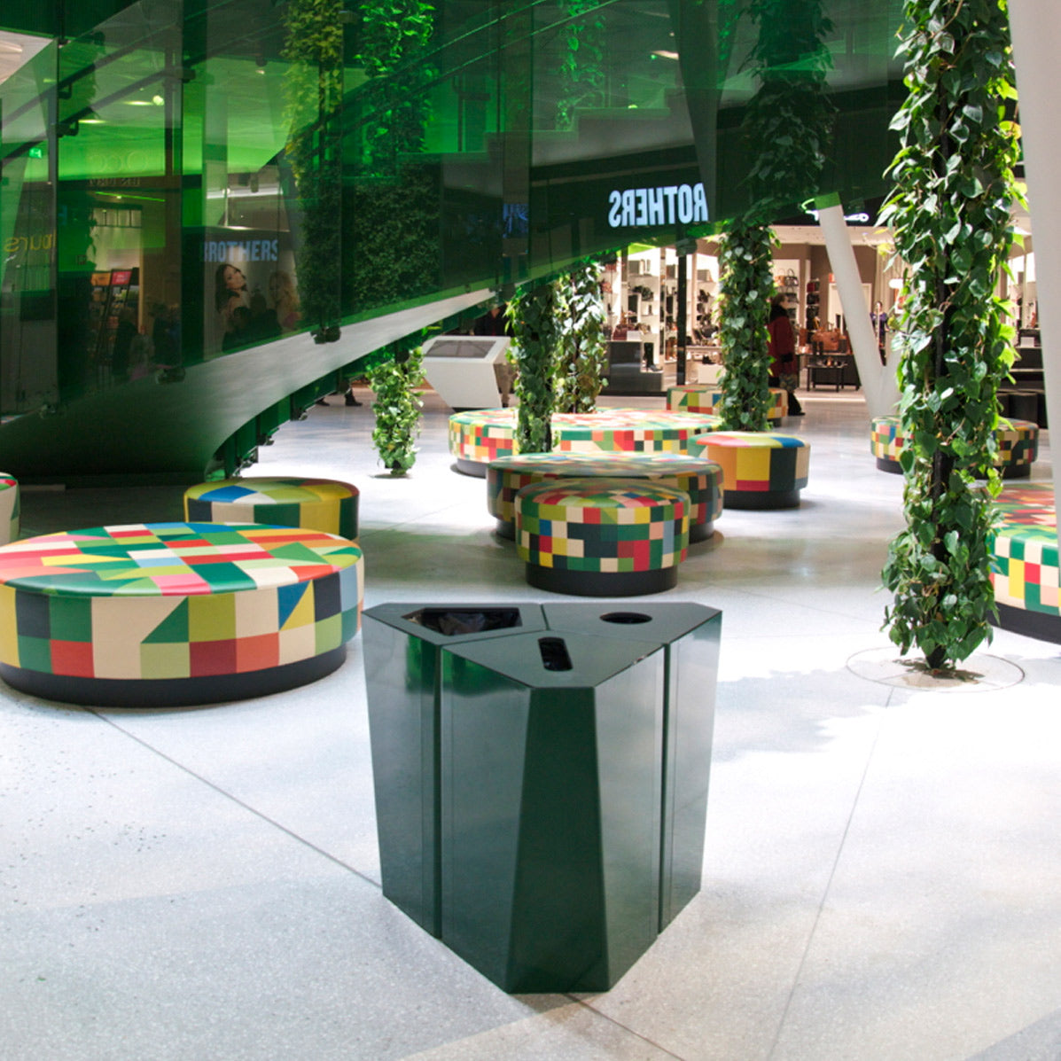 Green Kite Bins Insitu