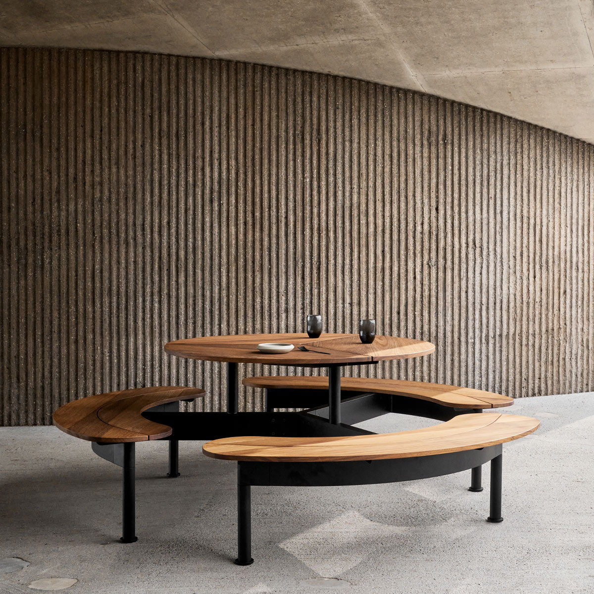 Tibo Outdoor Table