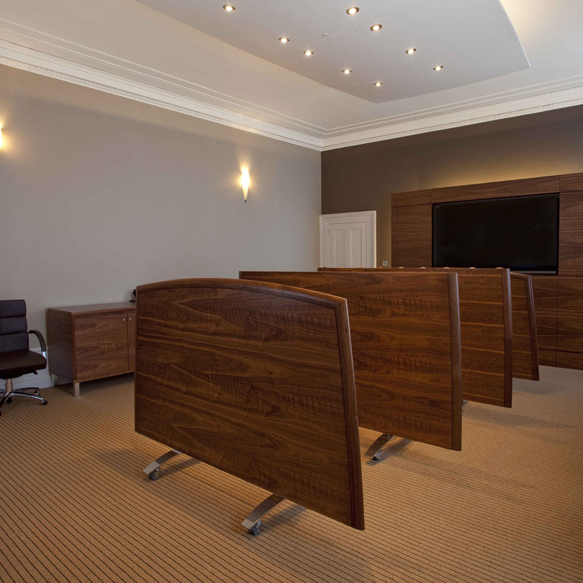 Transcend Classic Flip Top Meeting Tables