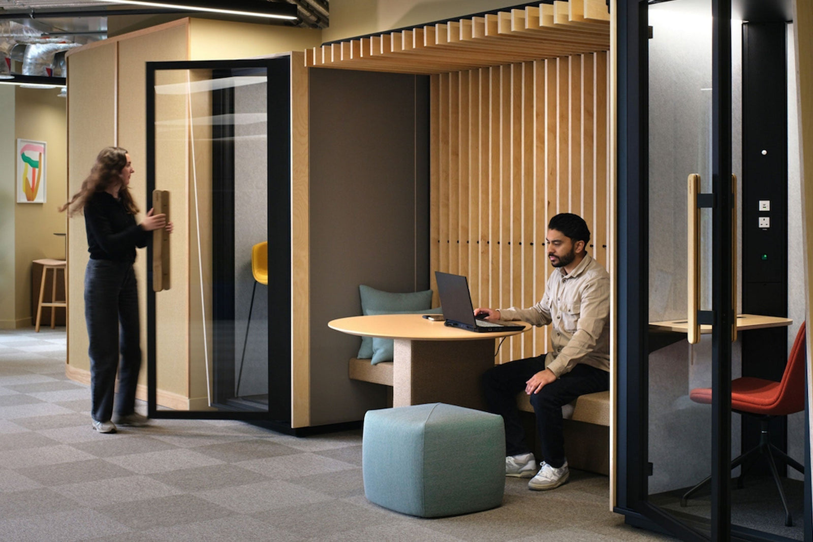 5 Reasons Why Office Meeting Pods Are a Smart Investment