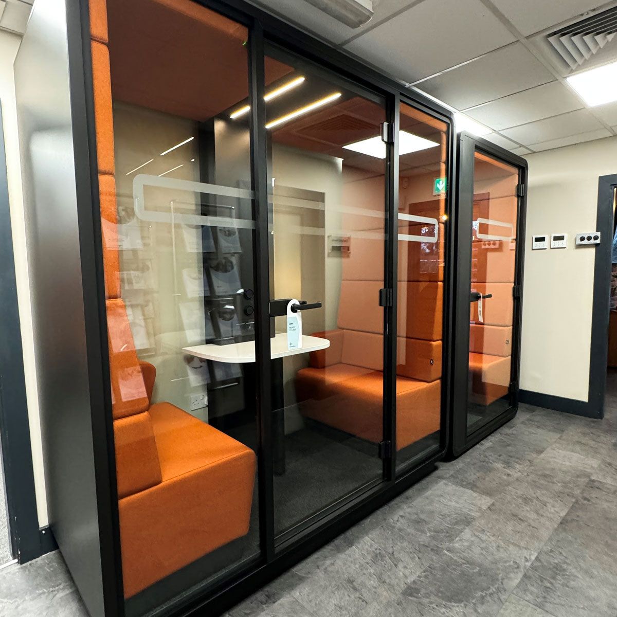 Pod mini 黒 2台セット HushMeet Small Pod — 2-Person Meeting Pod | Furnify