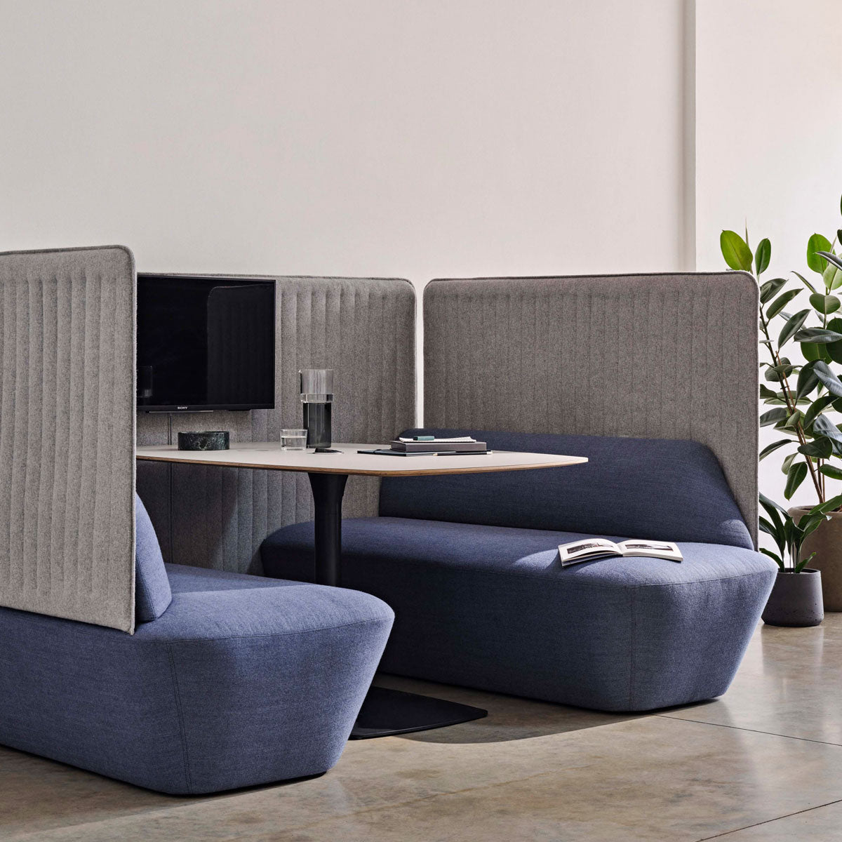 Q6 High Back Seating Booth