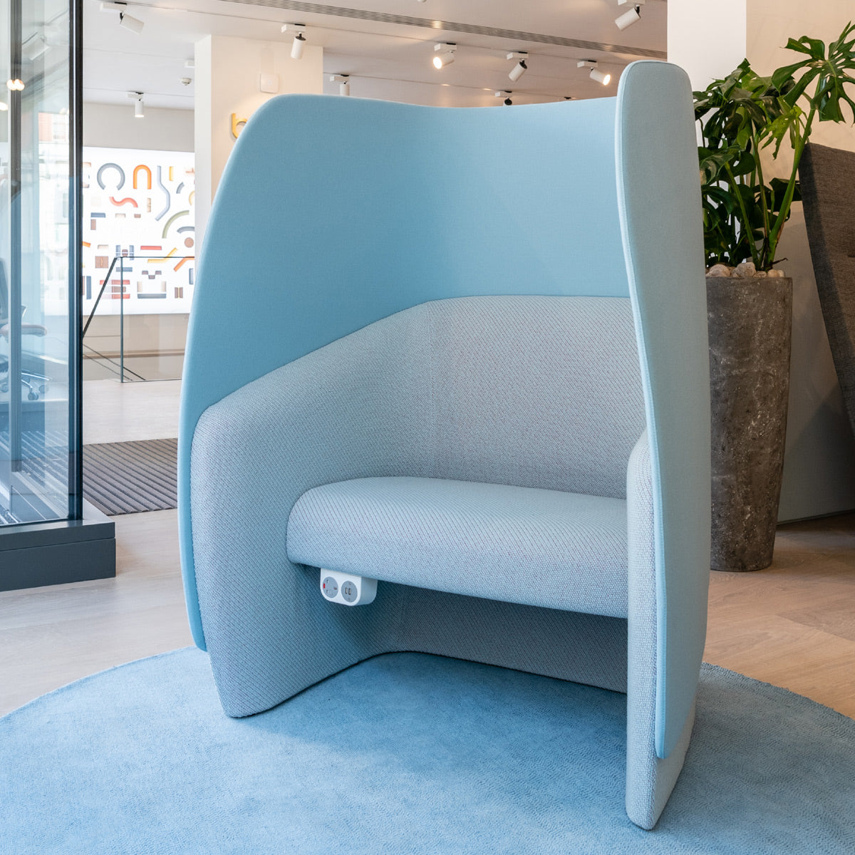 Mango Privacy Chair