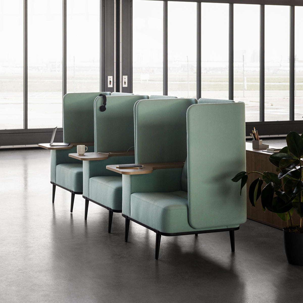 Mote Work Armchair