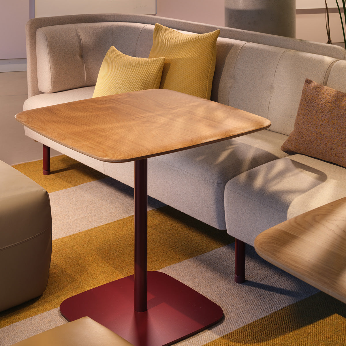 Breaker Table Red Base