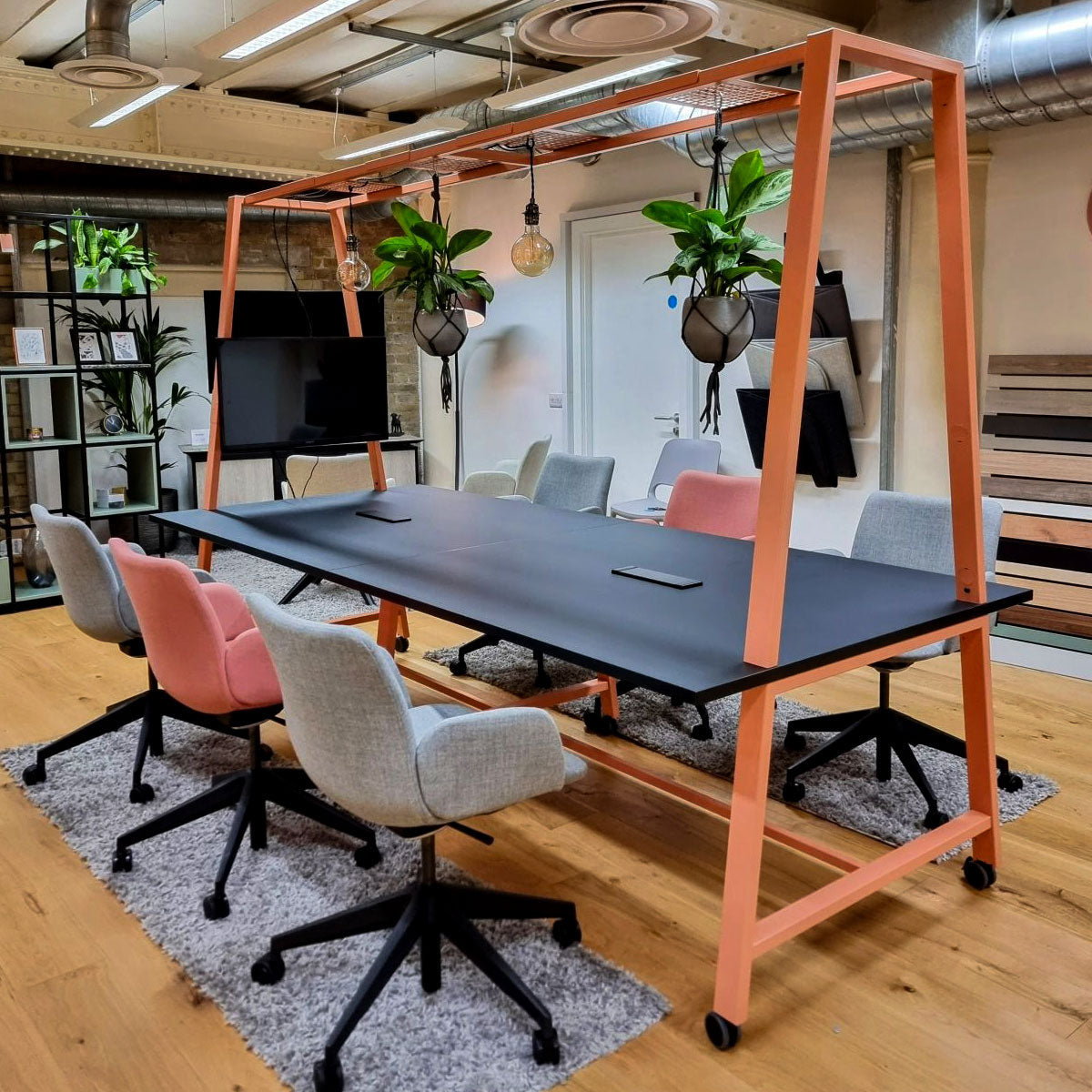 Slade Collaboration Table